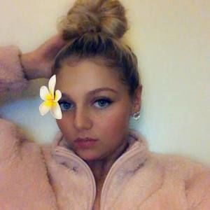 Meet your Posher, Katelyn